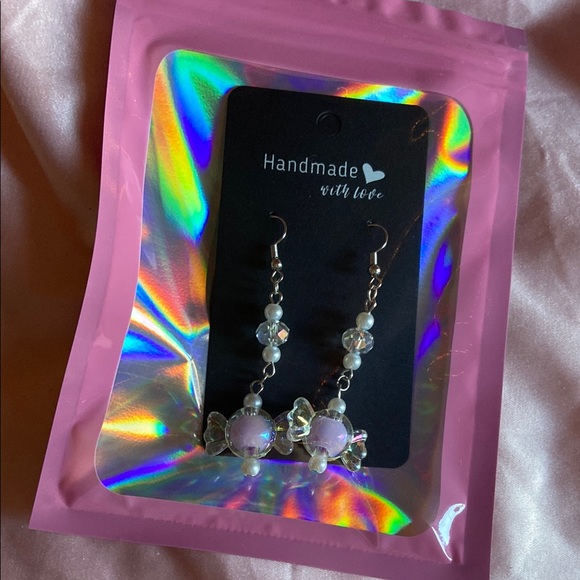 Elegant Silver and White Dangle Earrings - Picture 4 of 4